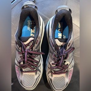Like New Women’s Hoka One running shoe size 7.5